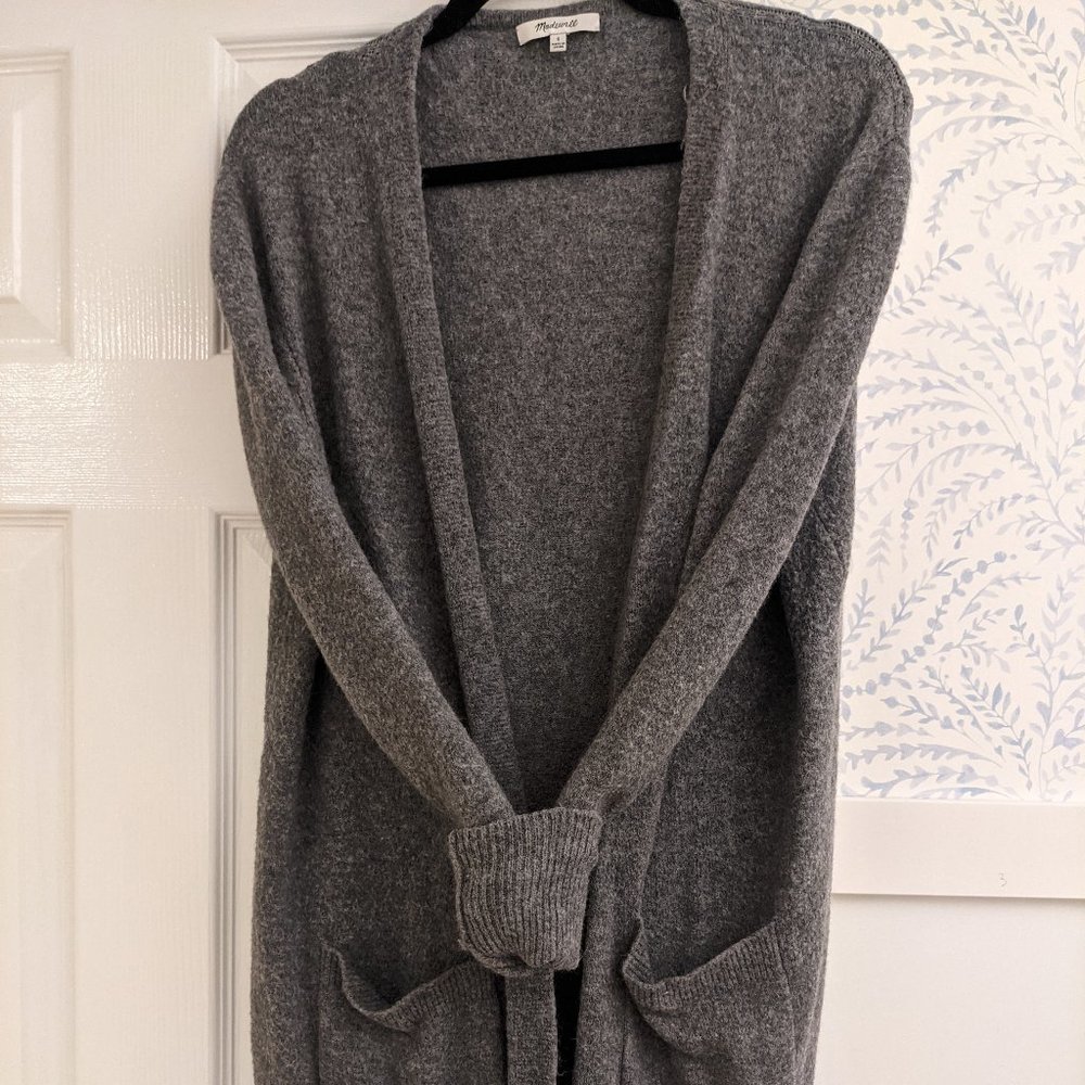Small Gray Madwell  Caridgan